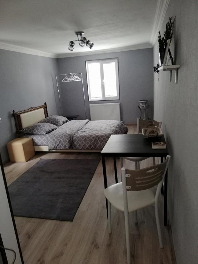 Lamara Apartment Tbilisi ภายนอก รูปภาพ